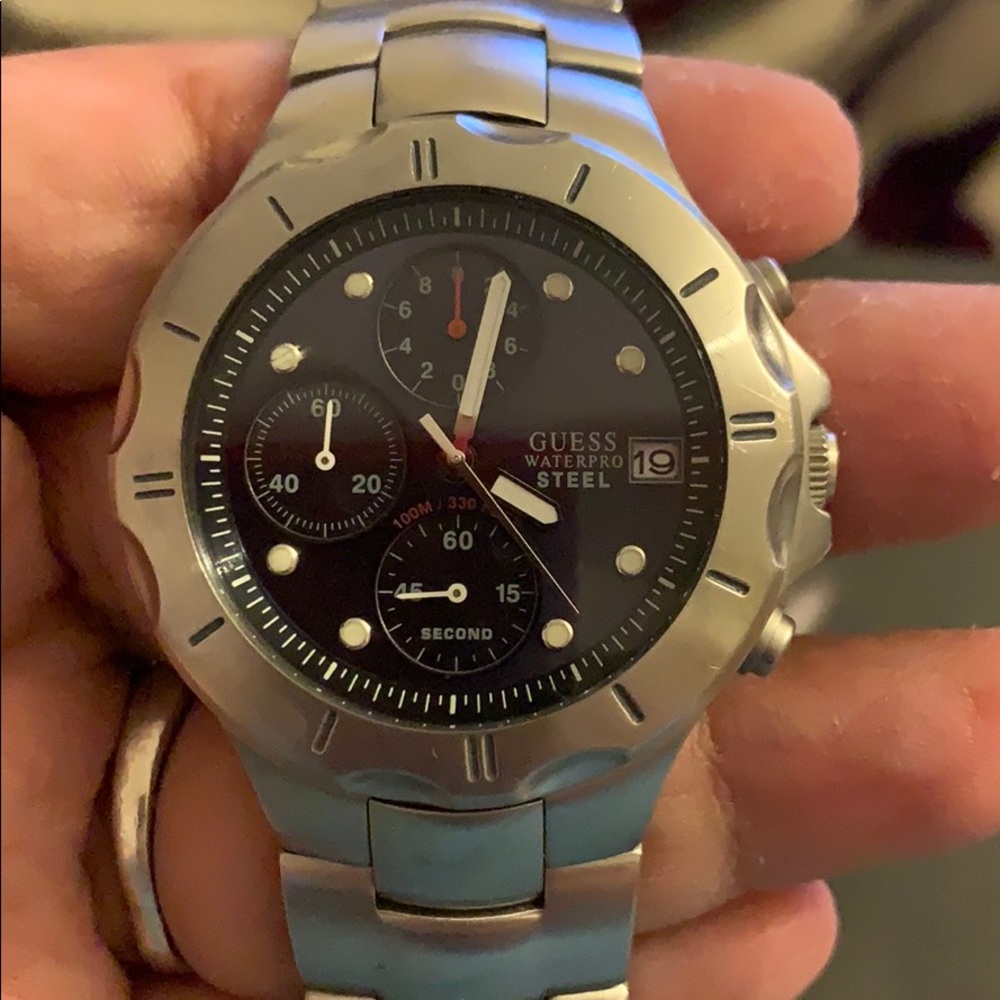 Guess man watch